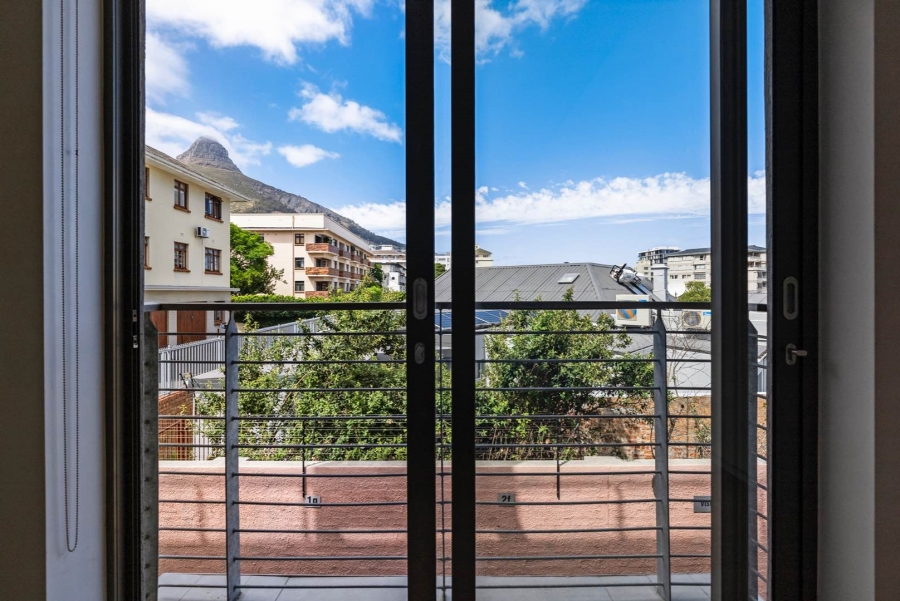 To Let 2 Bedroom Property for Rent in Sea Point Western Cape